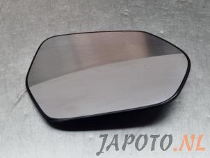 Gebruikte Spiegelglas links Toyota Corolla (E21/EA1/EH1) 2.0 16V Hybrid Prijs € 31,49 Margeregeling aangeboden door Japoto Parts B.V.