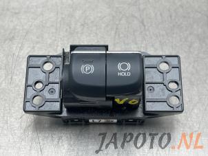 Gebruikte Handrem schakelaar Toyota Corolla (E21/EA1/EH1) 2.0 16V Hybrid Prijs € 26,20 Margeregeling aangeboden door Japoto Parts B.V.