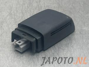 Gebruikte Lichtsensor Toyota Corolla (E21/EA1/EH1) 2.0 16V Hybrid Prijs € 26,24 Margeregeling aangeboden door Japoto Parts B.V.