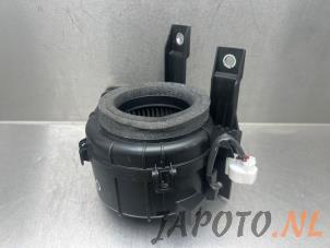 Gebruikte Chaufage Ventilatiemotor Lexus UX 250h 2.0 16V Prijs € 52,45 Margeregeling aangeboden door Japoto Parts B.V.