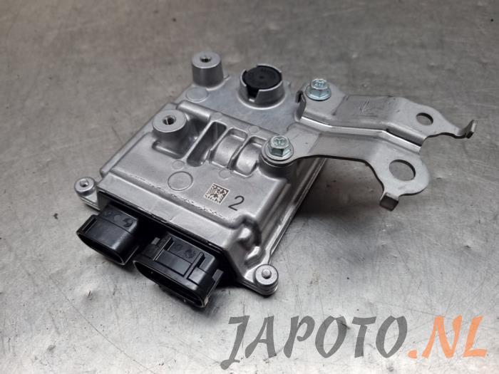 Gebruikte Brandstofpomp module Lexus UX 250h 2.0 16V Prijs € 52,45 Margeregeling aangeboden door Japoto Parts B.V.