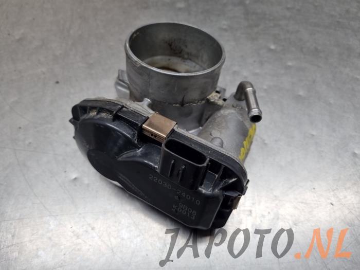 Gebruikte Gasklephuis Lexus UX 250h 2.0 16V Prijs € 103,95 Margeregeling aangeboden door Japoto Parts B.V.