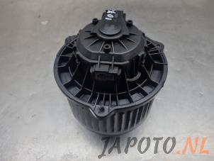 Gebruikte Chaufage Ventilatiemotor Toyota Corolla Verso (R10/11) 2.2 D-4D 16V Cat Clean Power Prijs € 36,73 Margeregeling aangeboden door Japoto Parts B.V.