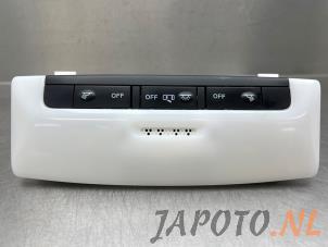 Gebruikte Binnenverlichting voor Nissan Leaf (ZE1) 39/40kWh Prijs € 36,70 Margeregeling aangeboden door Japoto Parts B.V.