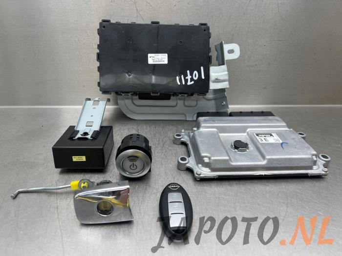 Gebruikte Kontaktslot + computer Nissan Leaf (ZE1) 39/40kWh Prijs € 262,45 Margeregeling aangeboden door Japoto Parts B.V.