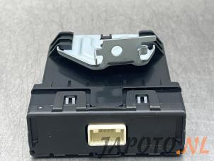 Gebruikte Computer Koeling Nissan Leaf (ZE1) 39/40kWh Prijs € 36,70 Margeregeling aangeboden door Japoto Parts B.V.