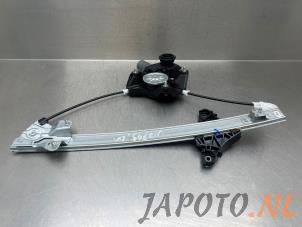 Gebruikte Raammechaniek 4Deurs links-voor Toyota Yaris Cross (PB1/PJ1) 1.5 12V Hybrid 130 Prijs € 78,70 Margeregeling aangeboden door Japoto Parts B.V.