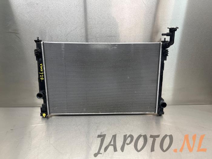 Gebruikte Radiateur Toyota RAV4 (A5) 2.5 Hybrid 16V AWD Prijs € 131,20 Margeregeling aangeboden door Japoto Parts B.V.