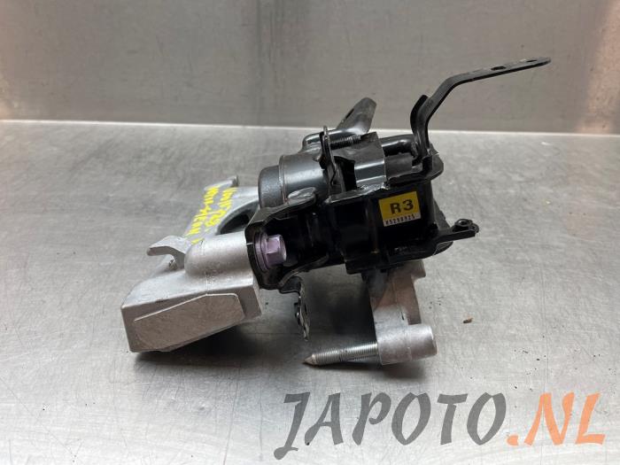 Gebruikte Motorrubber Toyota RAV4 (A5) 2.5 Hybrid 16V AWD Prijs € 52,49 Margeregeling aangeboden door Japoto Parts B.V.