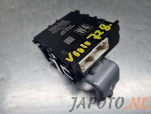 Gebruikte Ruitenwisser Module Toyota RAV4 (A5) 2.5 Hybrid 16V AWD Prijs € 26,20 Margeregeling aangeboden door Japoto Parts B.V.