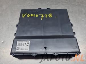 Gebruikte Bodycontrol Module Toyota RAV4 (A5) 2.5 Hybrid 16V AWD Prijs € 157,49 Margeregeling aangeboden door Japoto Parts B.V.