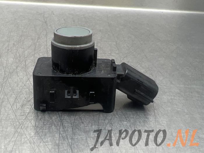 Gebruikte Sensor PDC Toyota RAV4 (A5) 2.5 Hybrid 16V AWD Prijs € 52,50 Margeregeling aangeboden door Japoto Parts B.V.