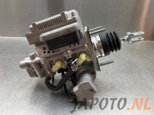 Gebruikte Hoofdremcilinder Toyota RAV4 (A5) 2.5 Hybrid 16V AWD Prijs € 523,95 Margeregeling aangeboden door Japoto Parts B.V.