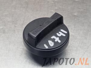 Gebruikte Oliedop Toyota Aygo (B40) 1.0 12V VVT-i Prijs € 15,74 Margeregeling aangeboden door Japoto Parts B.V.