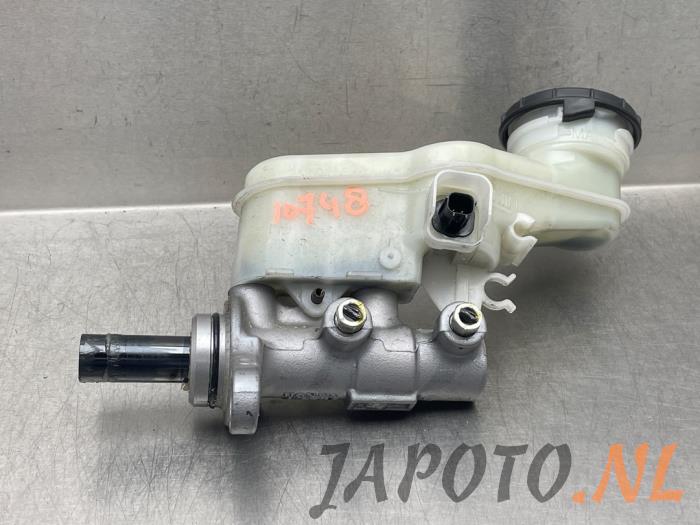 Gebruikte Hoofdremcilinder Honda Jazz (GK/GP) 1.3 -i-VTEC 16V Prijs € 52,45 Margeregeling aangeboden door Japoto Parts B.V.