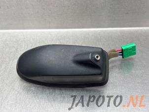 Gebruikte Antenne Kia Rio IV (YB) 1.0i T-GDi 120 12V Prijs € 34,95 Margeregeling aangeboden door Japoto Parts B.V.