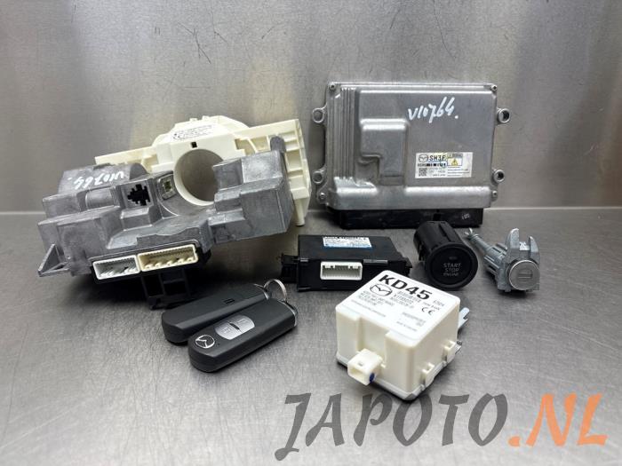 Gebruikte Kontaktslot + computer Mazda CX-5 I (KE,GH) 2.2 Skyactiv D 150 16V 4WD Prijs € 209,95 Margeregeling aangeboden door Japoto Parts B.V.