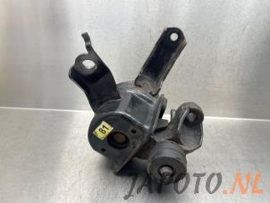 Gebruikte Motorrubber Toyota Urban Cruiser 1.33 Dual VVT-I 16V 2WD Prijs € 36,70 Margeregeling aangeboden door Japoto Parts B.V.