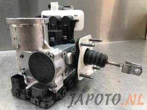 Gebruikte Hoofdremcilinder Kia Niro II (SG2) 1.6 GDI Hybrid Prijs € 787,45 Margeregeling aangeboden door Japoto Parts B.V.