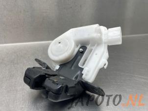 Gebruikte Achterklep Slotmechaniek Toyota Auris (E18) 1.8 16V Hybrid Prijs € 36,74 Margeregeling aangeboden door Japoto Parts B.V.