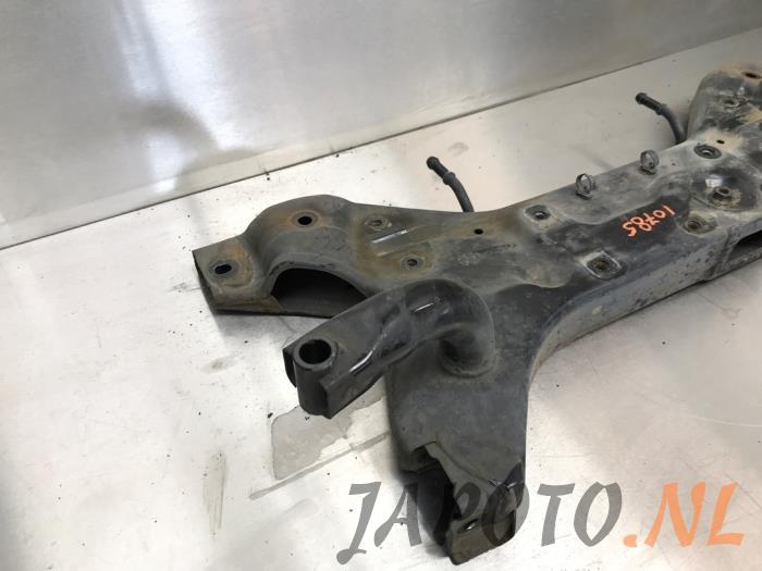 Subframe van een Mitsubishi Colt (Z2/Z3) 1.3 16V 2011
