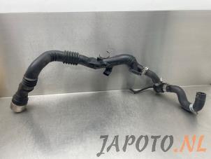 Gebruikte Intercooler Buis Nissan Micra (K14) 0.9 IG-T 12V Prijs € 52,49 Margeregeling aangeboden door Japoto Parts B.V.