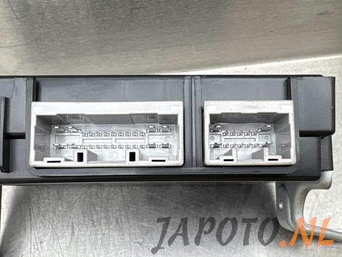 Kontaktslot + computer van een Suzuki Swift (ZA/ZC/ZD) 1.2 16V 2011