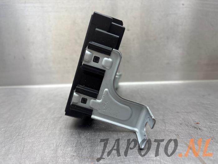 Kontaktslot + computer van een Suzuki Swift (ZA/ZC/ZD) 1.2 16V 2011