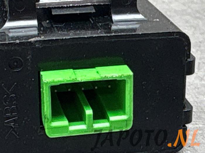 Kontaktslot + computer van een Suzuki Swift (ZA/ZC/ZD) 1.2 16V 2011