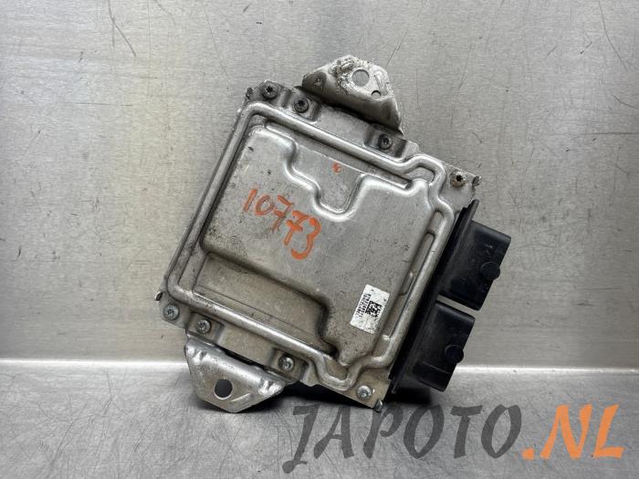 Kontaktslot + computer van een Suzuki Swift (ZA/ZC/ZD) 1.2 16V 2011