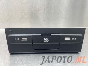 Gebruikte Oplaadpunt stekker aansluiting Hyundai i20 (BC3) 1.0 T-GDI 100 Mild Hybrid 48V 12V Prijs € 52,45 Margeregeling aangeboden door Japoto Parts B.V.