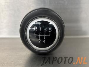 Gebruikte Pookknop Mazda 2 (DJ/DL) 1.5 SkyActiv-G 90 Prijs € 20,95 Margeregeling aangeboden door Japoto Parts B.V.