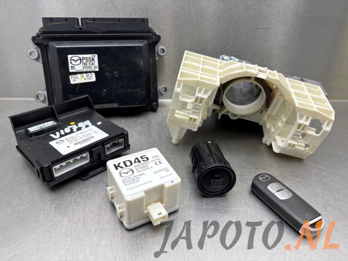 Gebruikte Kontaktslot + computer Mazda 2 (DJ/DL) 1.5 SkyActiv-G 90 Prijs € 157,45 Margeregeling aangeboden door Japoto Parts B.V.