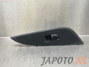 Gebruikte Elektrisch Raam Schakelaar Nissan Pulsar (C13) 1.5 dCi DPF Prijs € 15,70 Margeregeling aangeboden door Japoto Parts B.V.