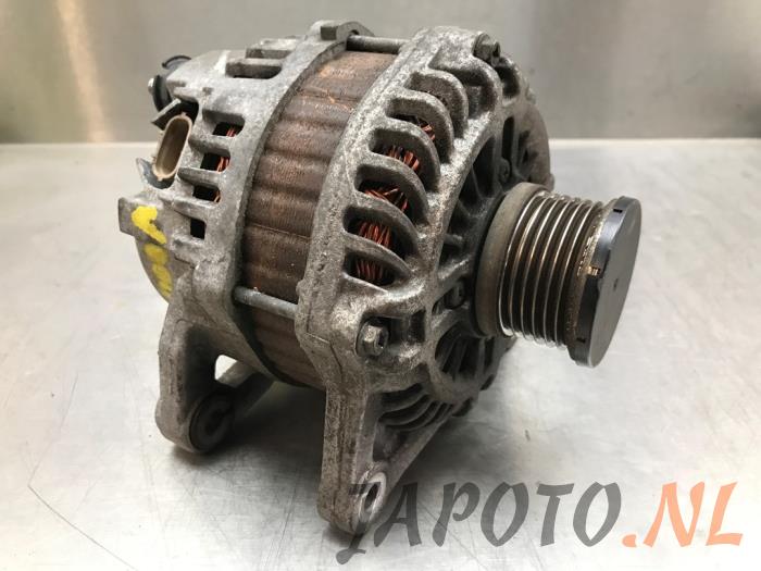 Gebruikte Alternator Nissan Qashqai (J10) 2.0 16V Prijs € 52,45 Margeregeling aangeboden door Japoto Parts B.V.