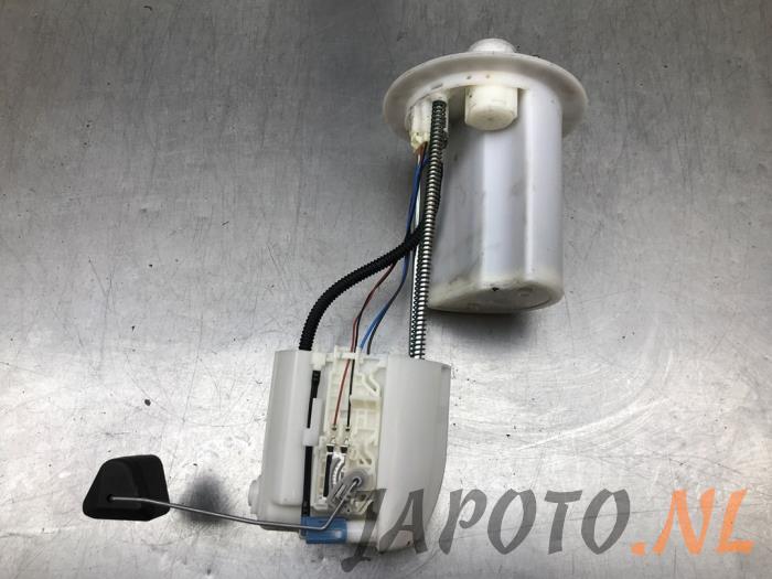 Gebruikte Benzinepomp Toyota Yaris III (P13) 1.5 16V Hybrid Prijs € 52,45 Margeregeling aangeboden door Japoto Parts B.V.