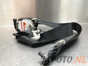 Gebruikte Veiligheidsgordel rechts-voor Suzuki Celerio (LF) 1.0 12V Dualjet Prijs € 157,50 Margeregeling aangeboden door Japoto Parts B.V.