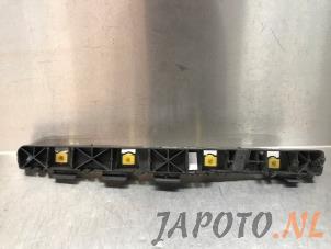 Gebruikte Bumpersteun links-achter Hyundai Tucson (TL) 1.6 CRDi 16V 48V MHEV Prijs € 20,99 Margeregeling aangeboden door Japoto Parts B.V.