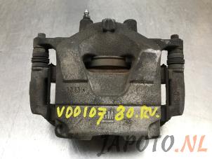 Gebruikte Remklauw (Tang) rechts-voor Chevrolet Volt 1.4 16V Prijs € 26,24 Margeregeling aangeboden door Japoto Parts B.V.