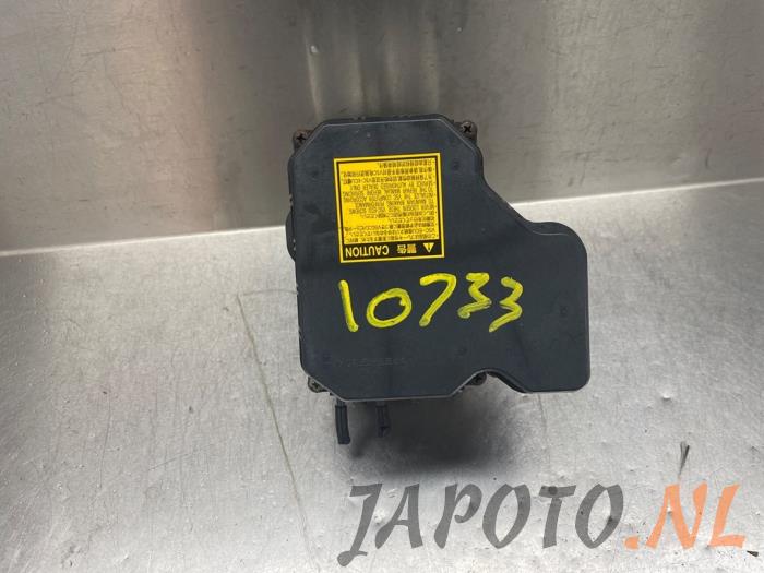 Gebruikte ABS Pomp Toyota Yaris II (P9) 1.8 16V VVT-i TS Prijs € 209,95 Margeregeling aangeboden door Japoto Parts B.V.