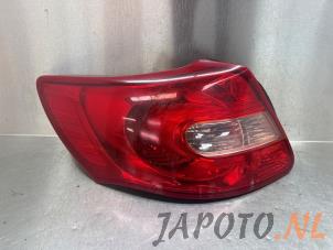 Gebruikte Achterlicht links Suzuki Kizashi (FRE/FRF) 2.4 16V 4x4 Prijs € 157,45 Margeregeling aangeboden door Japoto Parts B.V.