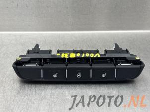 Gebruikte Stoelverwarmings Schakelaar Kia Proceed (CD) 1.0i T-GDi 12V Prijs € 36,70 Margeregeling aangeboden door Japoto Parts B.V.