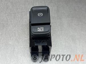 Gebruikte Schakelaar handrem Kia Proceed (CD) 1.0i T-GDi 12V Prijs € 26,20 Margeregeling aangeboden door Japoto Parts B.V.