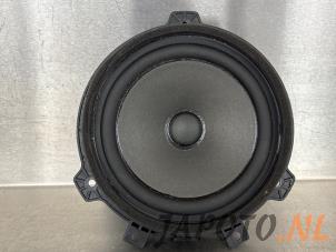 Gebruikte Luidspreker Hyundai Kona (SX2) 1.6 GDi HEV 16V Prijs € 31,45 Margeregeling aangeboden door Japoto Parts B.V.