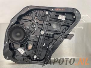 Gebruikte Ruitmechaniek 4Deurs rechts-achter Kia Cee'd (JDB5) 1.0i T-GDi 12V 120 Prijs € 52,45 Margeregeling aangeboden door Japoto Parts B.V.