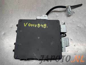 Gebruikte Deur module Hyundai Kona (SX2) 1.6 GDi HEV 16V Prijs € 104,95 Margeregeling aangeboden door Japoto Parts B.V.