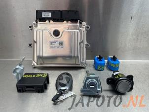 Gebruikte Kontaktslot + computer Hyundai Kona (SX2) 1.6 GDi HEV 16V Prijs € 262,45 Margeregeling aangeboden door Japoto Parts B.V.