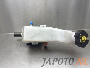 Gebruikte Hoofdremcilinder Hyundai Kona (SX2) 1.6 GDi HEV 16V Prijs € 104,95 Margeregeling aangeboden door Japoto Parts B.V.