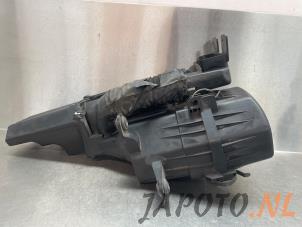 Gebruikte Luchtfilterhuis Kia Rio III (UB) 1.2 CVVT 16V Prijs € 52,45 Margeregeling aangeboden door Japoto Parts B.V.