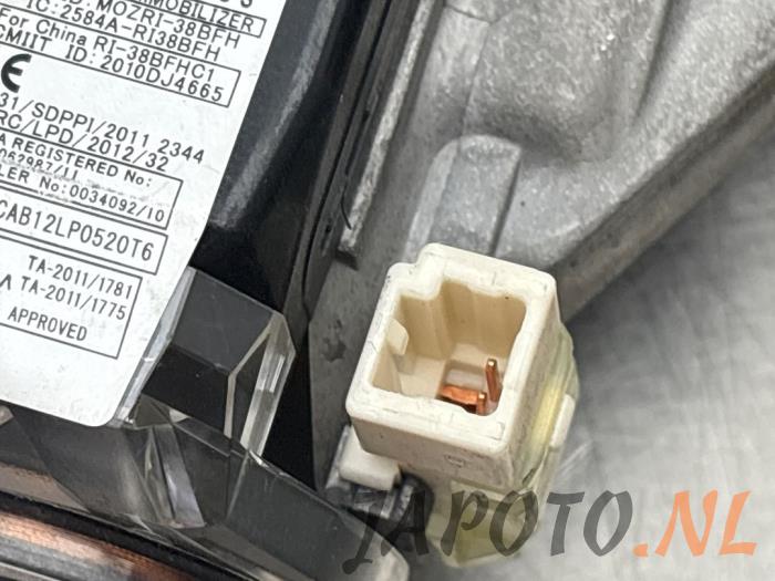 Kontaktslot + computer van een Subaru XV (GP) 1.6 AWD 16V 2014